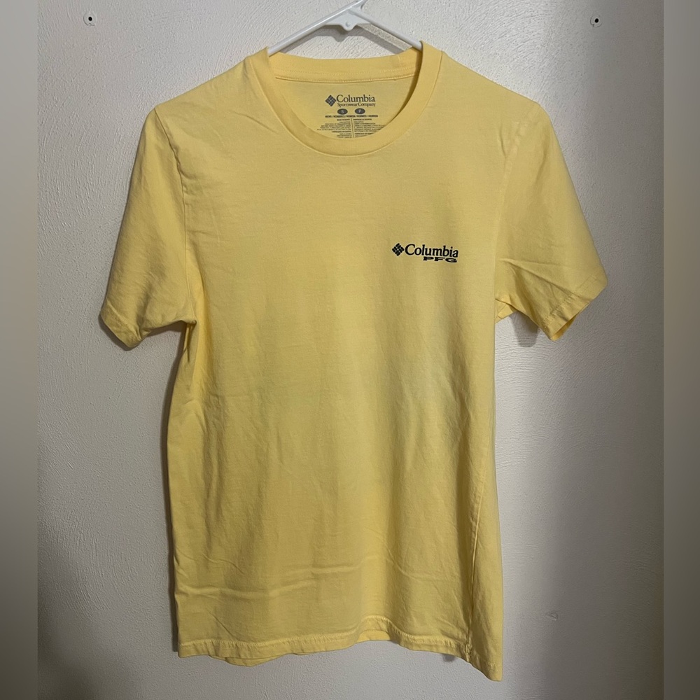 COLUMBIA SPORTSWEAR Classic PFG Logo T Shirt Yellow Navy Blue Men's Size S EUC